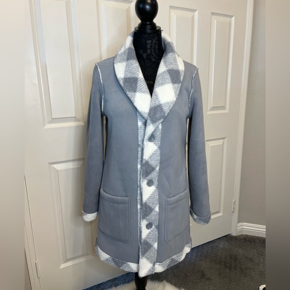Susan Graver Weekend Reversible Polar Fleece & Sherpa Coat. Size XS - Picture 6 of 13